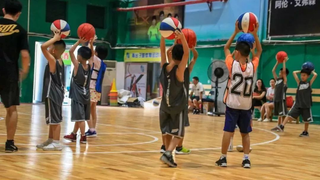 篮球规则中罚球英语_nba罚球英语_篮球罚球规则英语中文版