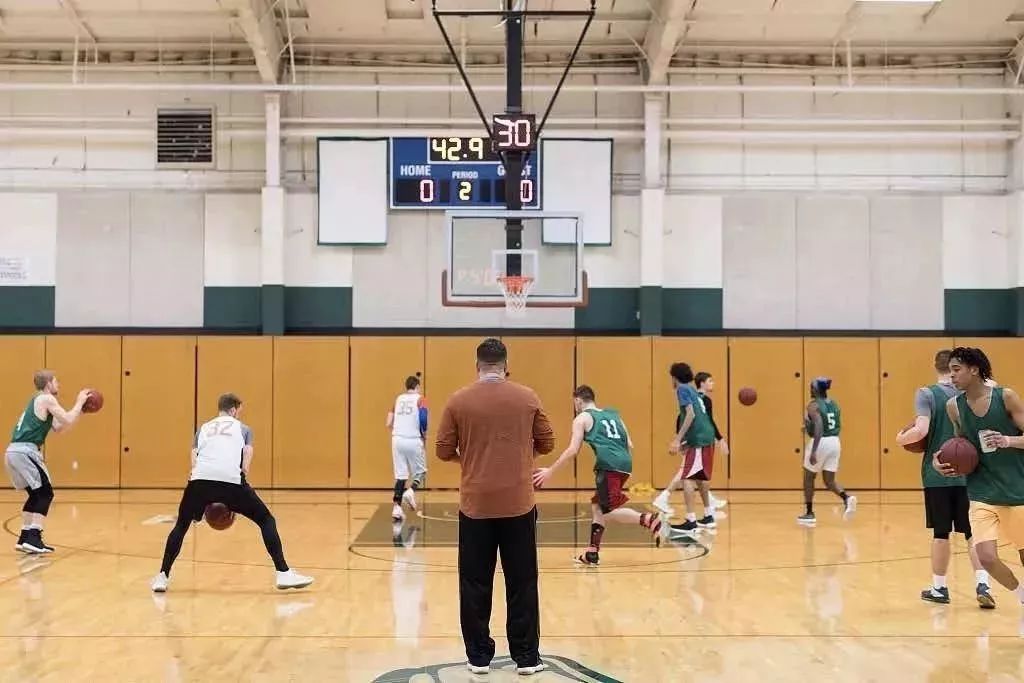 nba罚球英语_篮球规则中罚球英语_篮球罚球规则英语中文版