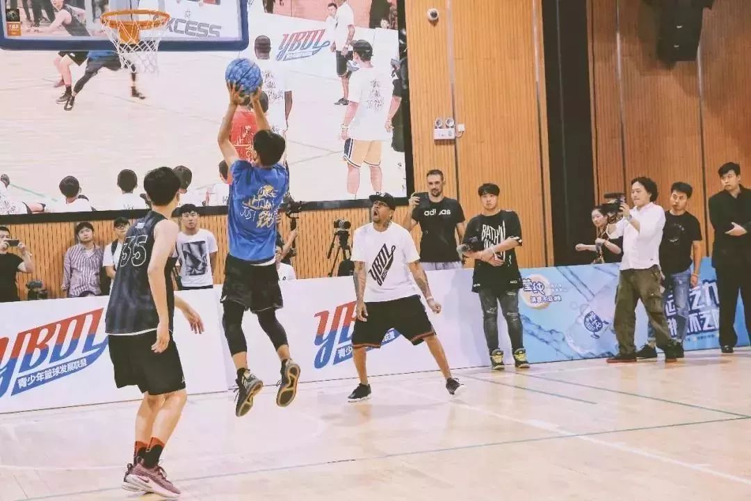 篮球罚球规则英语中文版_nba罚球英语_篮球规则中罚球英语