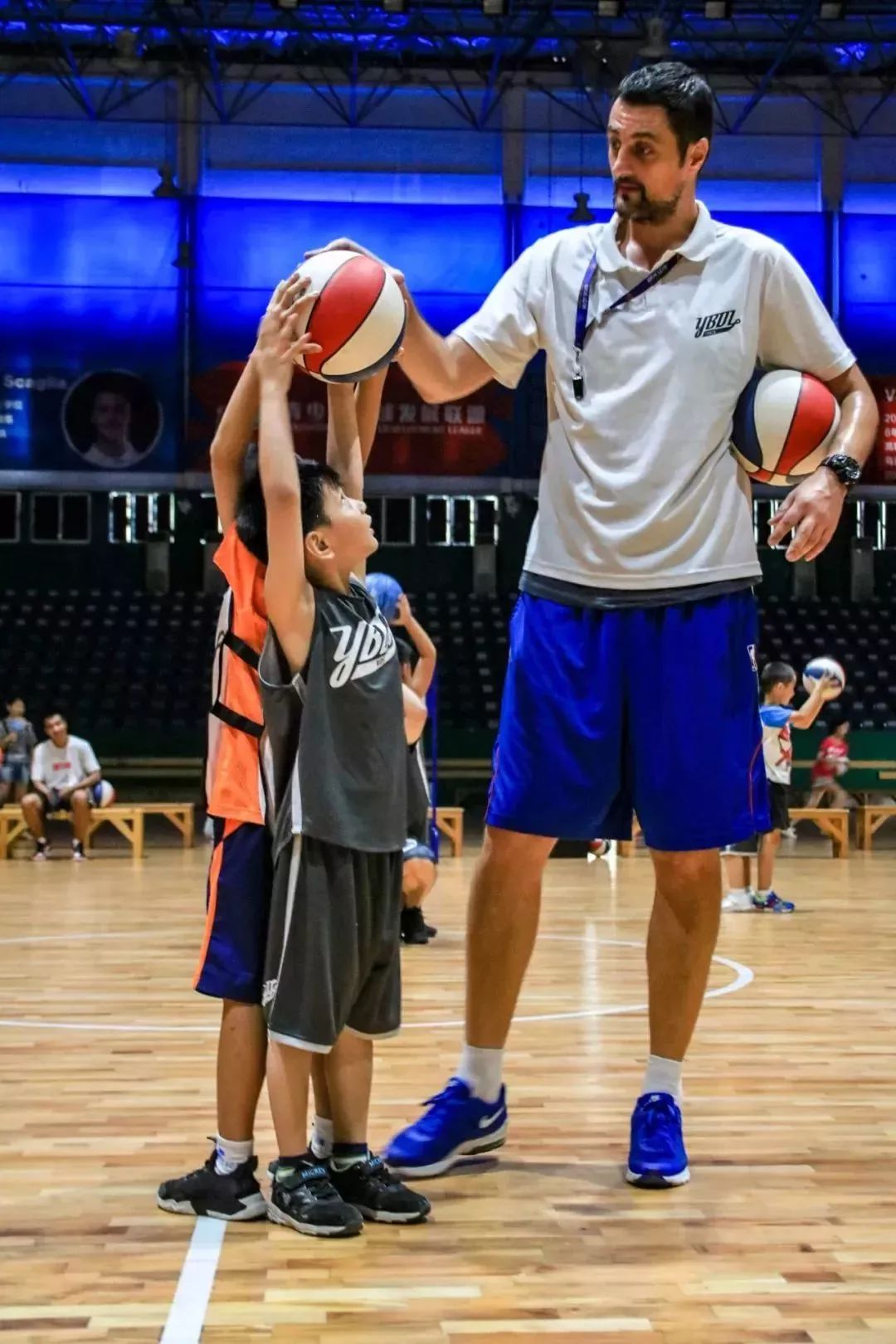 nba罚球英语_篮球规则中罚球英语_篮球罚球规则英语中文版