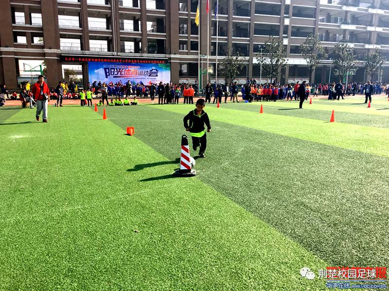 大连小足球全国冠军_大连足球拿过几次冠军_大连籍足球
