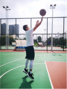 中班篮球单手运球技巧_中班篮球教学视频教程_中班篮球怎么玩
