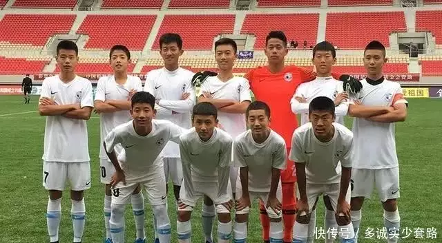大连小足球全国冠军_大连足球拿过几次冠军_大连足球冠名
