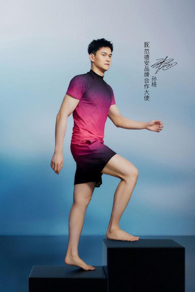 当年游泳冠军女孩_游泳冠军女2021_游泳冠军当年女孩是谁