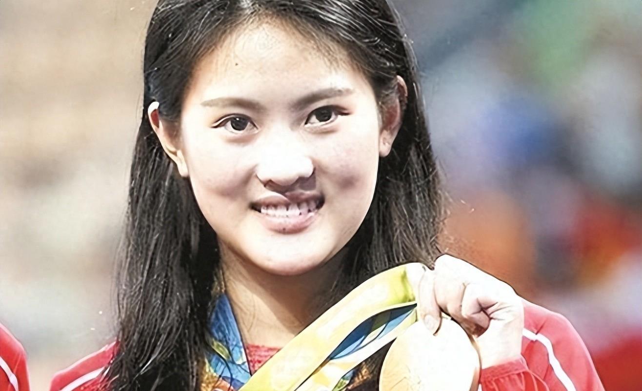 游泳冠军女2021_当年游泳冠军女孩_游泳冠军当年女孩是谁