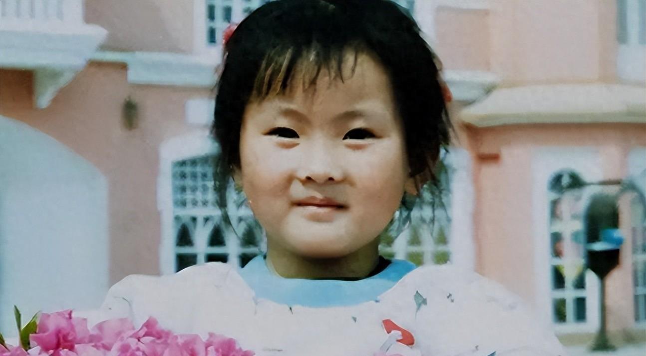 游泳冠军女2021_游泳冠军当年女孩是谁_当年游泳冠军女孩