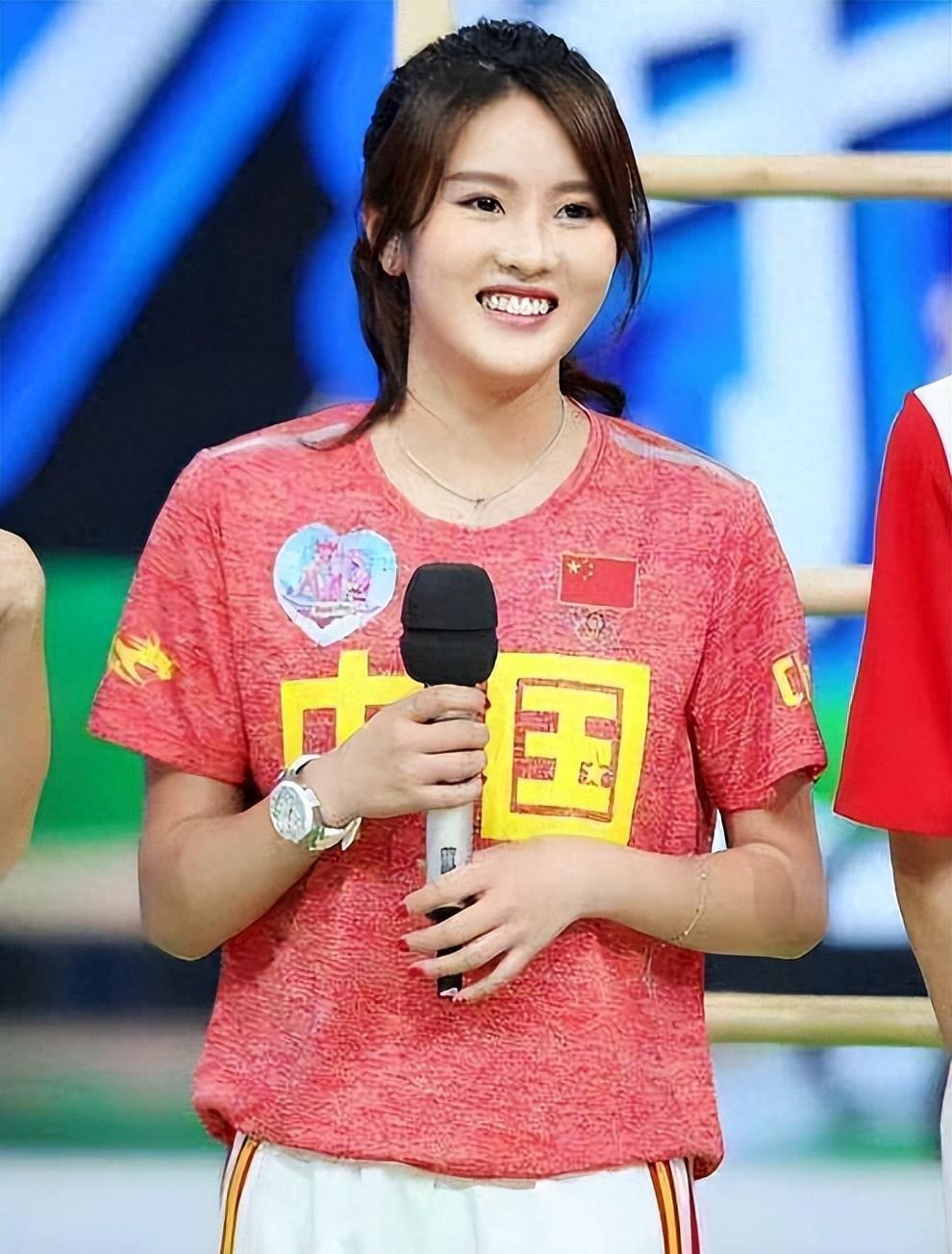 游泳冠军女2021_游泳冠军当年女孩是谁_当年游泳冠军女孩