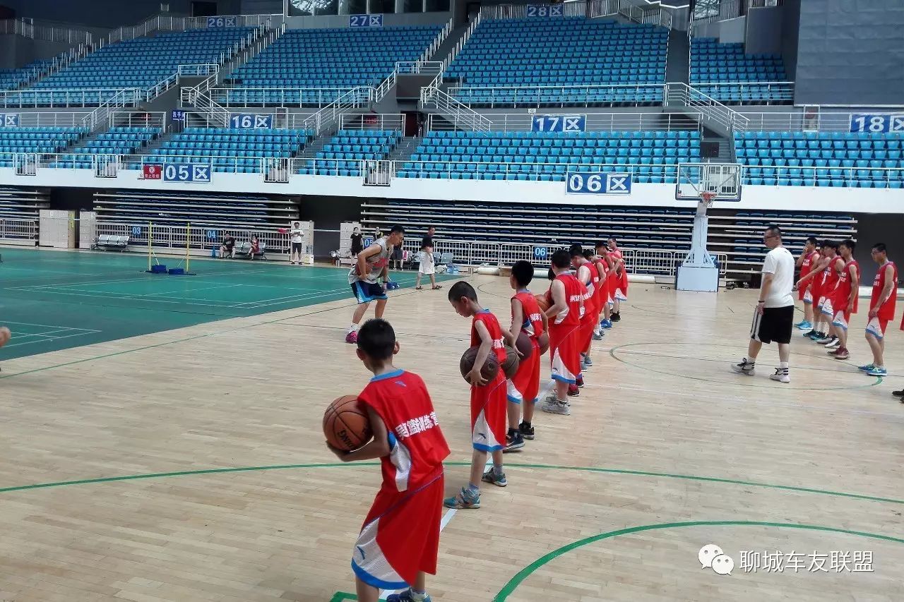 篮球培训训练_零基础篮球技巧培训项目_培训篮球技巧基础项目怎么写