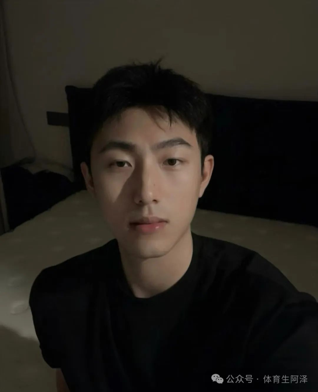 男子健身房穿搭_男运动健身房穿搭_健身房男的穿什么