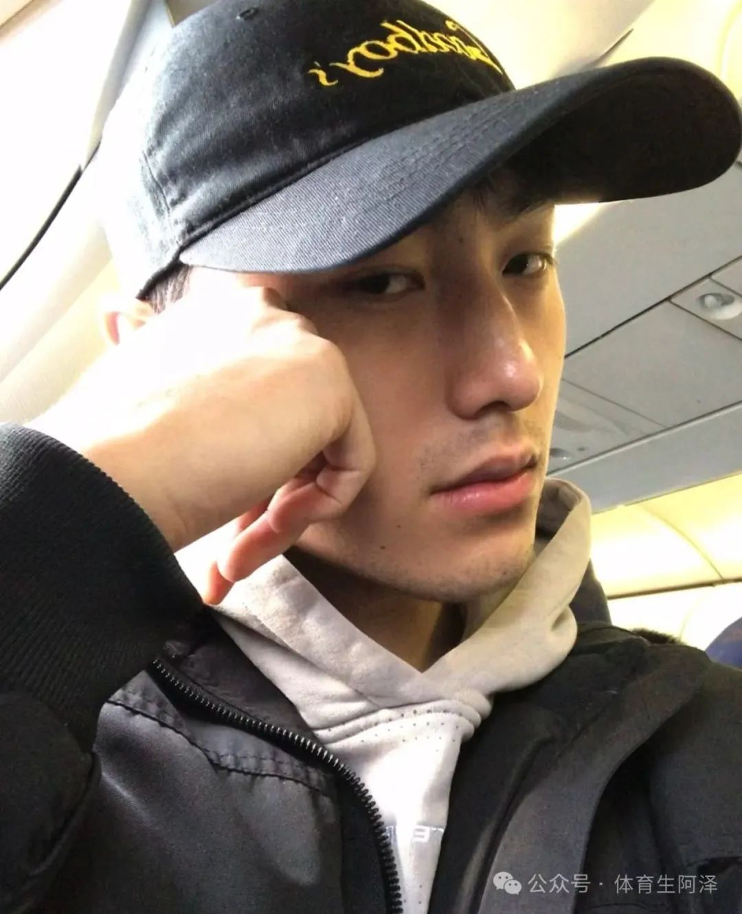 男子健身房穿搭_健身房男的穿什么_男运动健身房穿搭