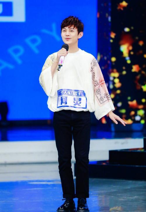 运动棉服配什么裤子好看女_运动棉服搭配什么裤子_运动棉服