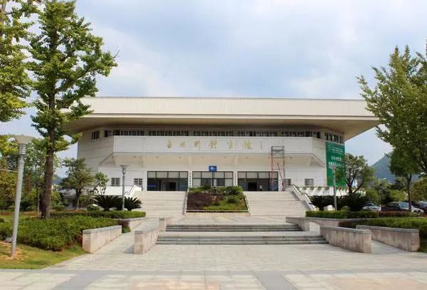 蝉联冠军的蝉是什么意思_两次蝉联举重冠军的是谁_蝉什么冠军