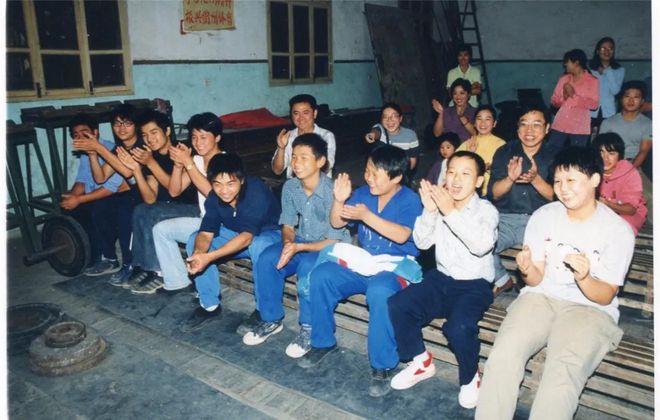 蝉联冠军的蝉是什么意思_蝉什么冠军_两次蝉联举重冠军的是谁